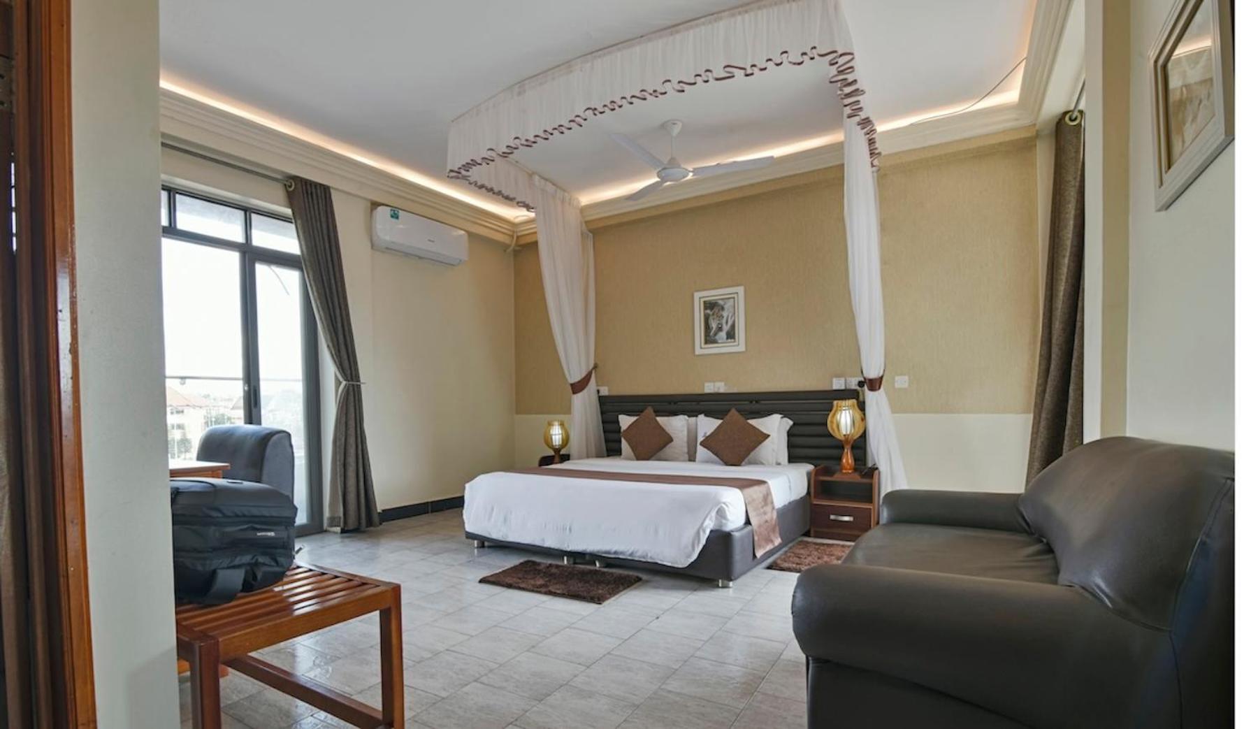 Hoima Buffalo Hotel & Business Hub Ltd Buitenkant foto