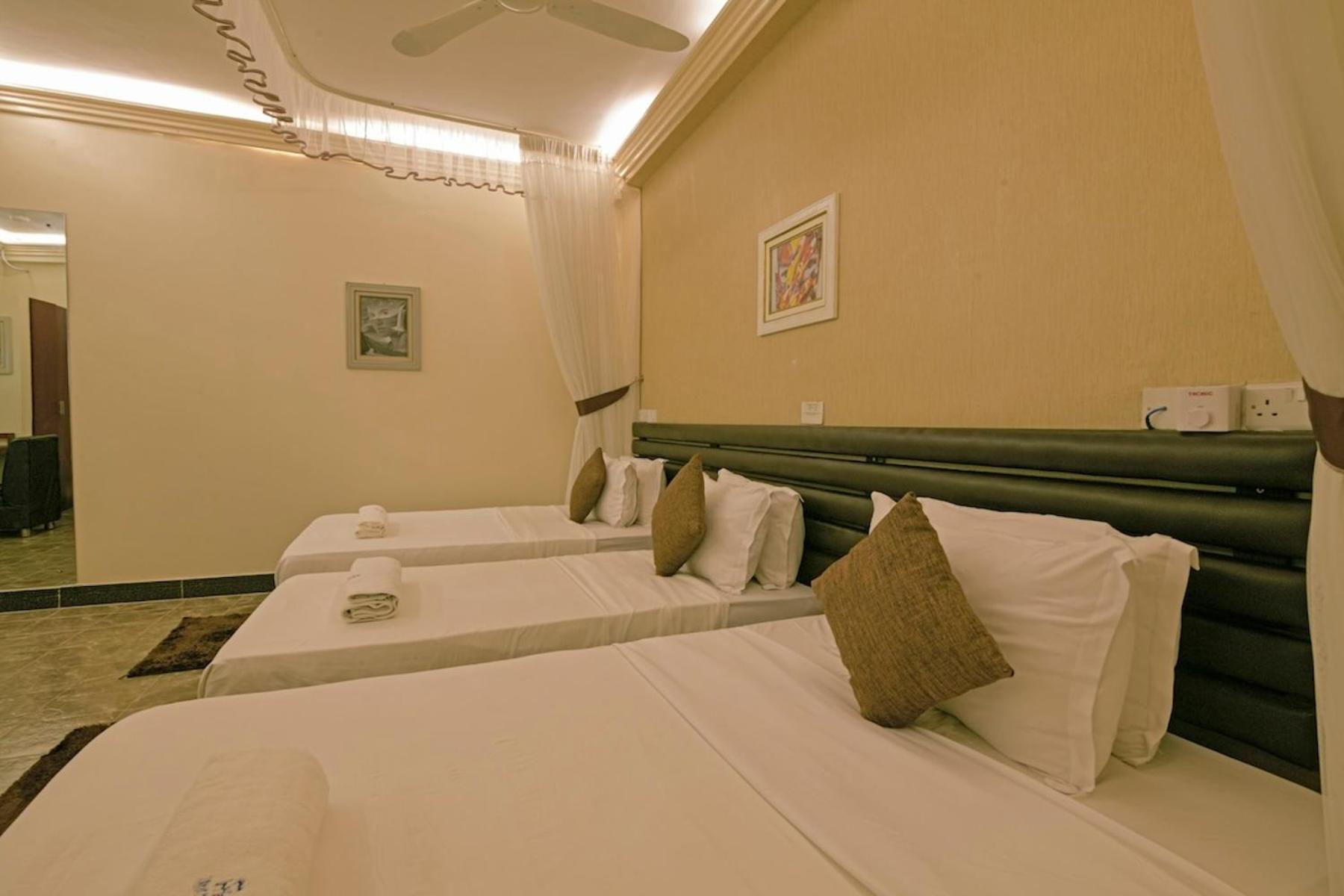 Hoima Buffalo Hotel & Business Hub Ltd Buitenkant foto