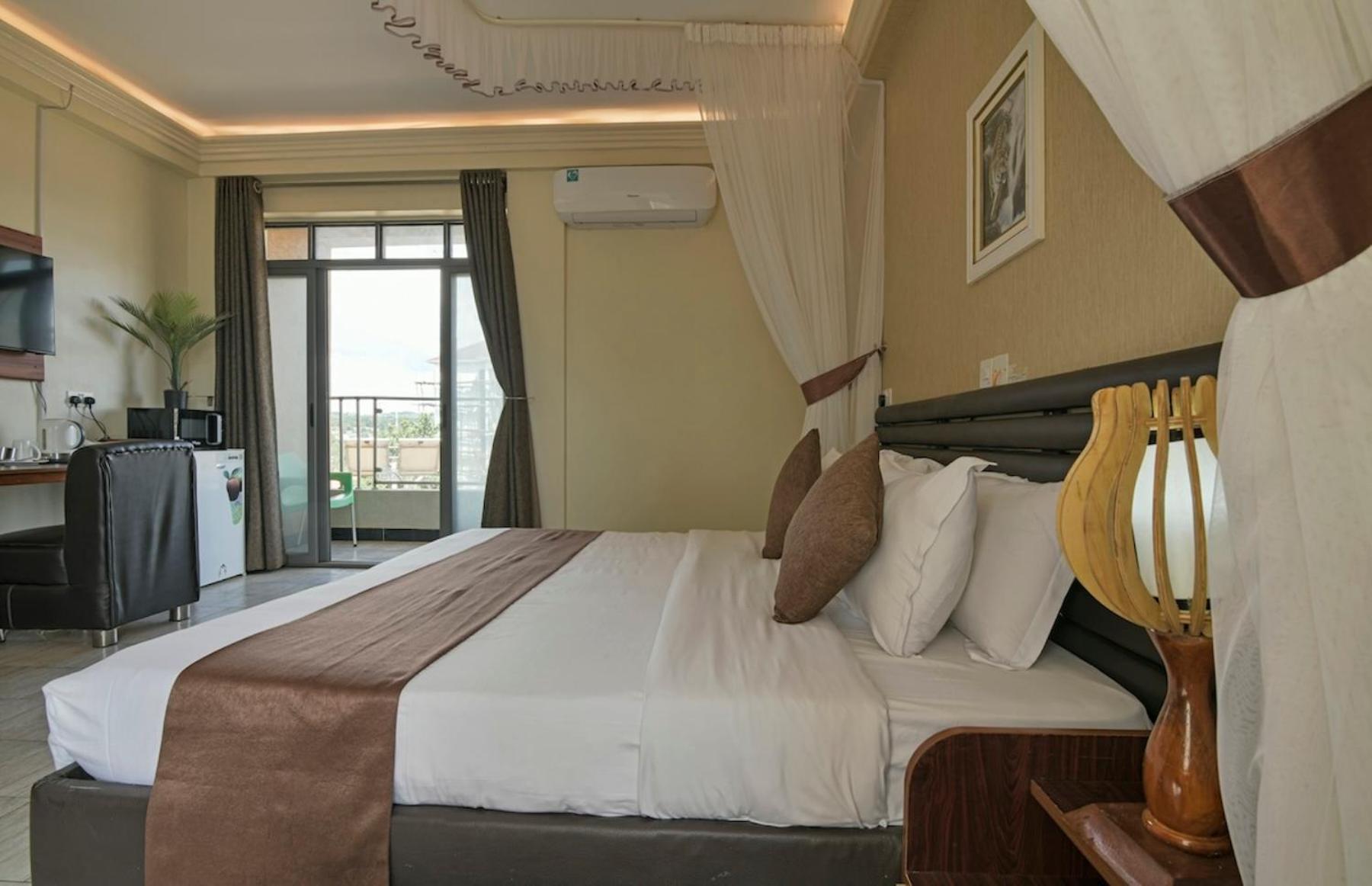 Hoima Buffalo Hotel & Business Hub Ltd Buitenkant foto
