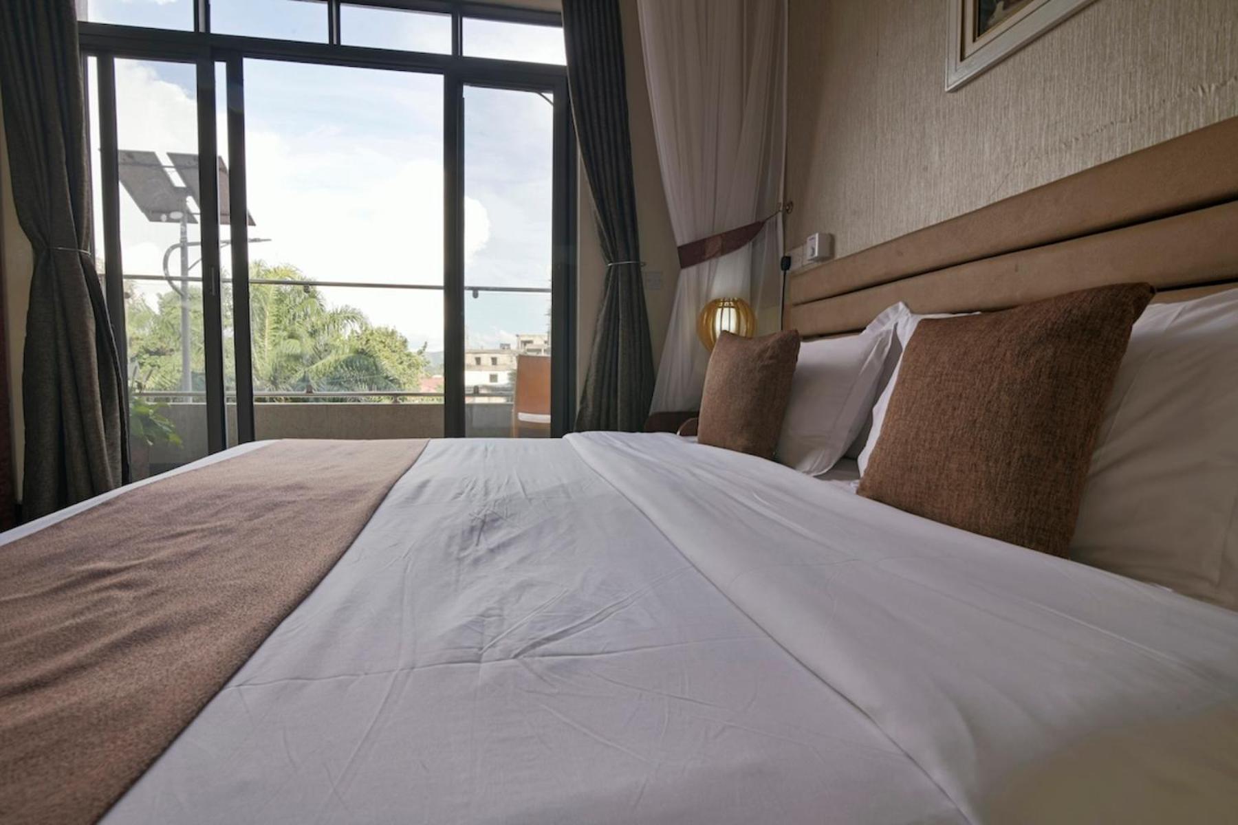 Hoima Buffalo Hotel & Business Hub Ltd Buitenkant foto