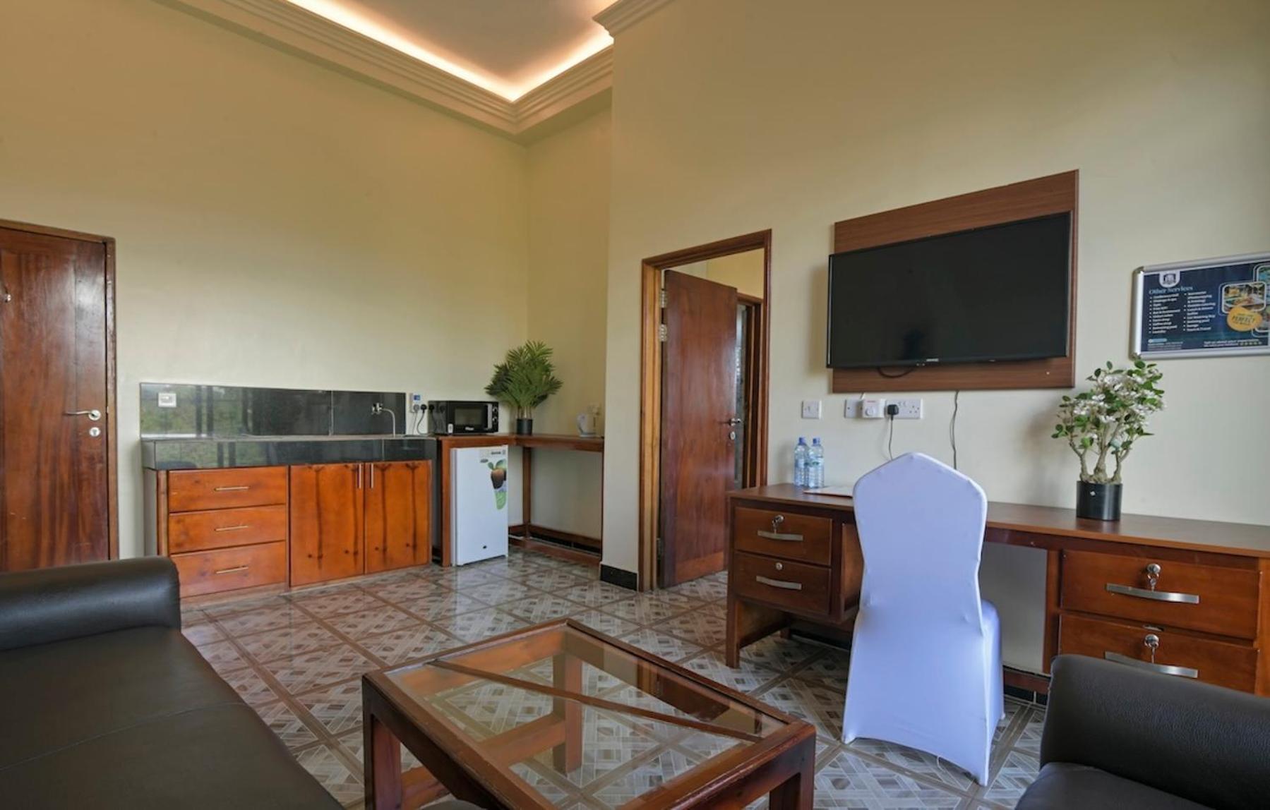Hoima Buffalo Hotel & Business Hub Ltd Buitenkant foto