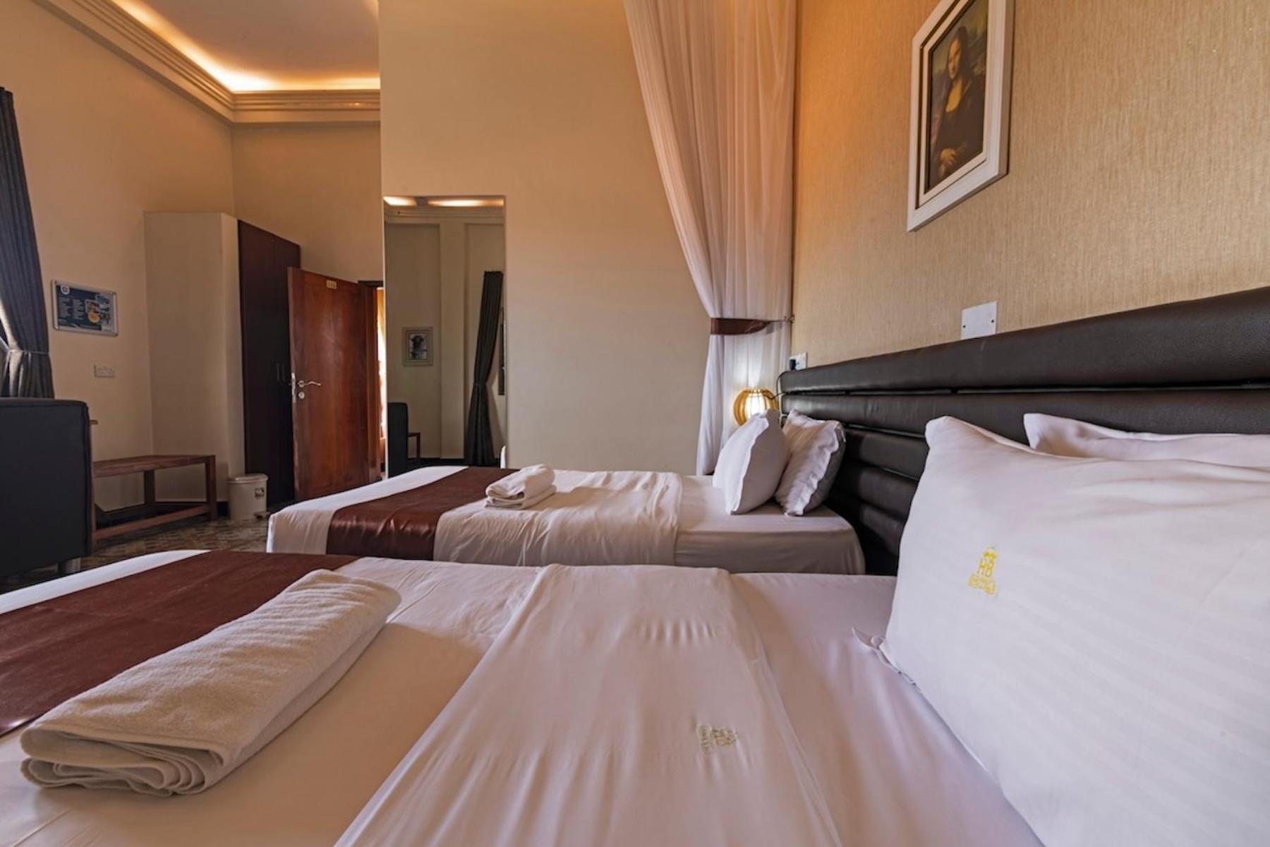 Hoima Buffalo Hotel & Business Hub Ltd Buitenkant foto