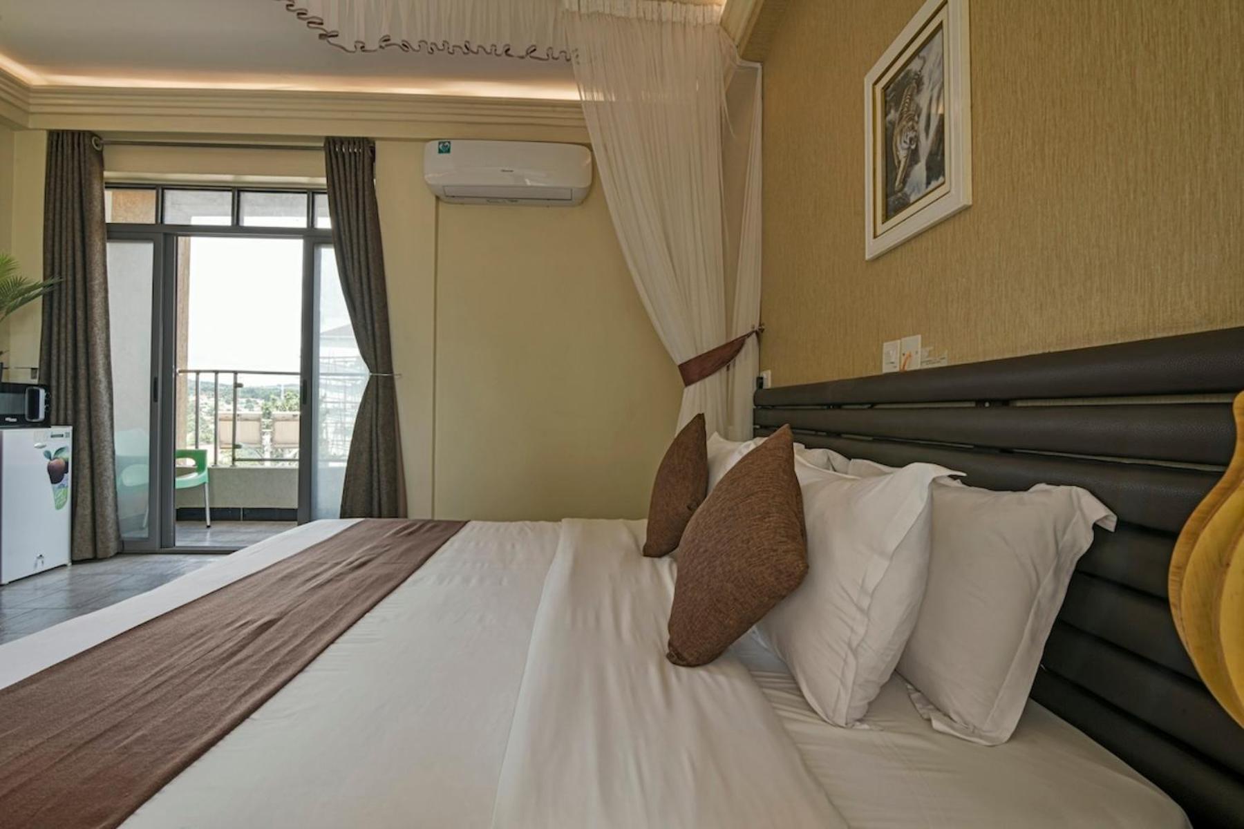 Hoima Buffalo Hotel & Business Hub Ltd Buitenkant foto