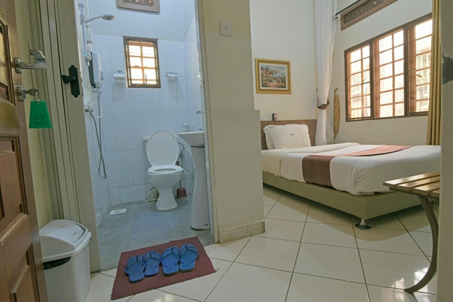 Hoima Buffalo Hotel & Business Hub Ltd Buitenkant foto