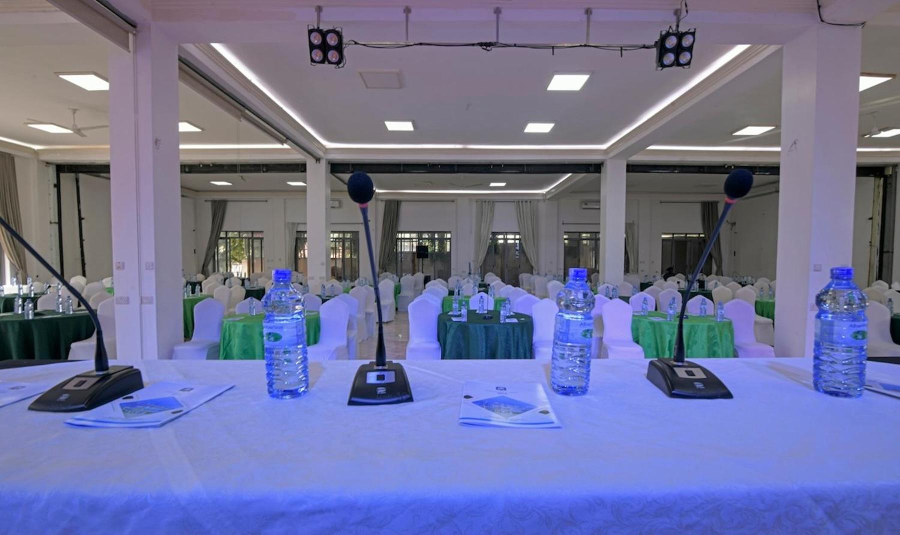 Hoima Buffalo Hotel & Business Hub Ltd Buitenkant foto