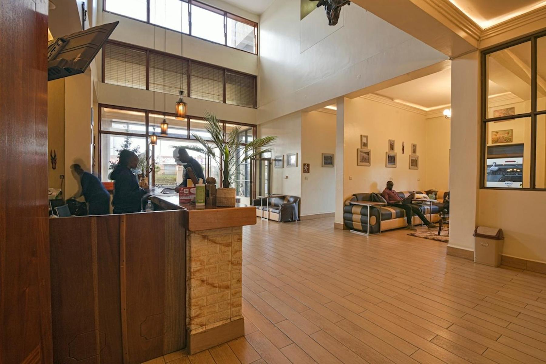 Hoima Buffalo Hotel & Business Hub Ltd Buitenkant foto