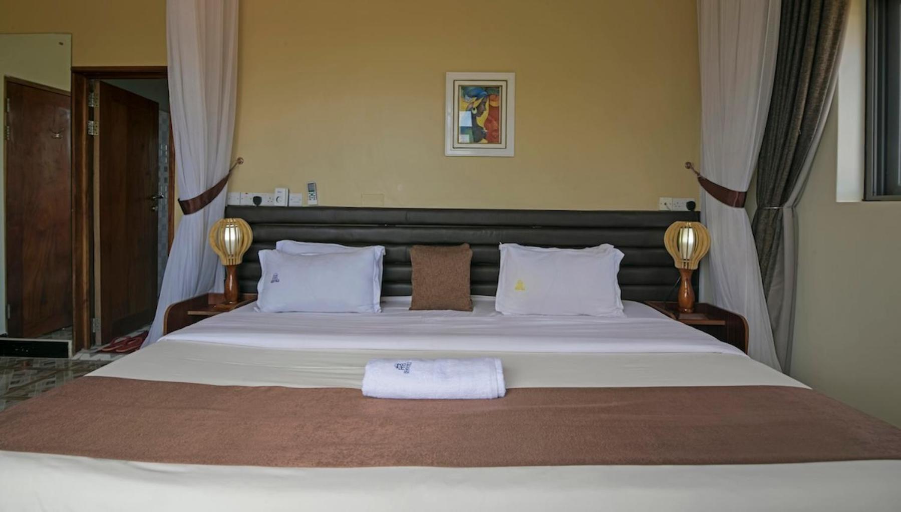 Hoima Buffalo Hotel & Business Hub Ltd Buitenkant foto