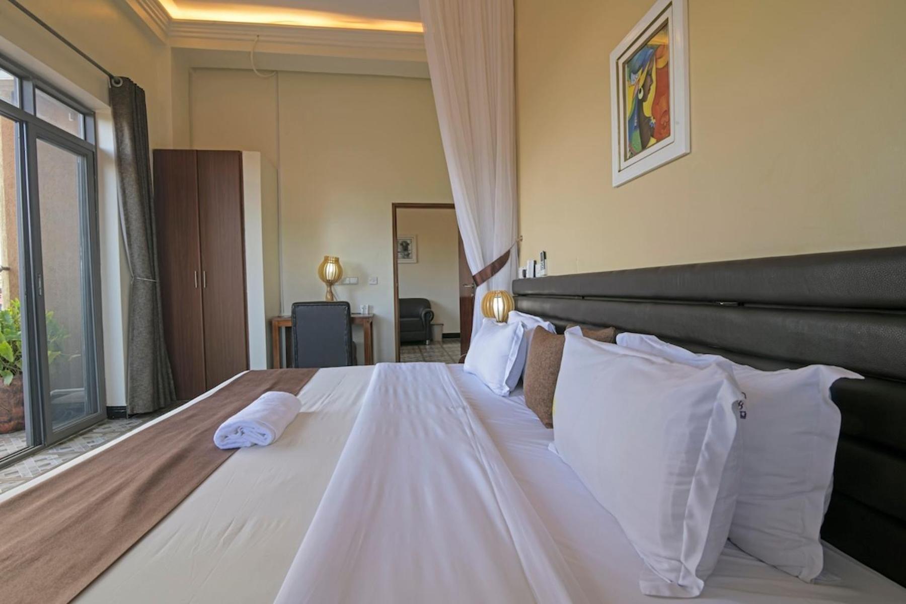 Hoima Buffalo Hotel & Business Hub Ltd Buitenkant foto
