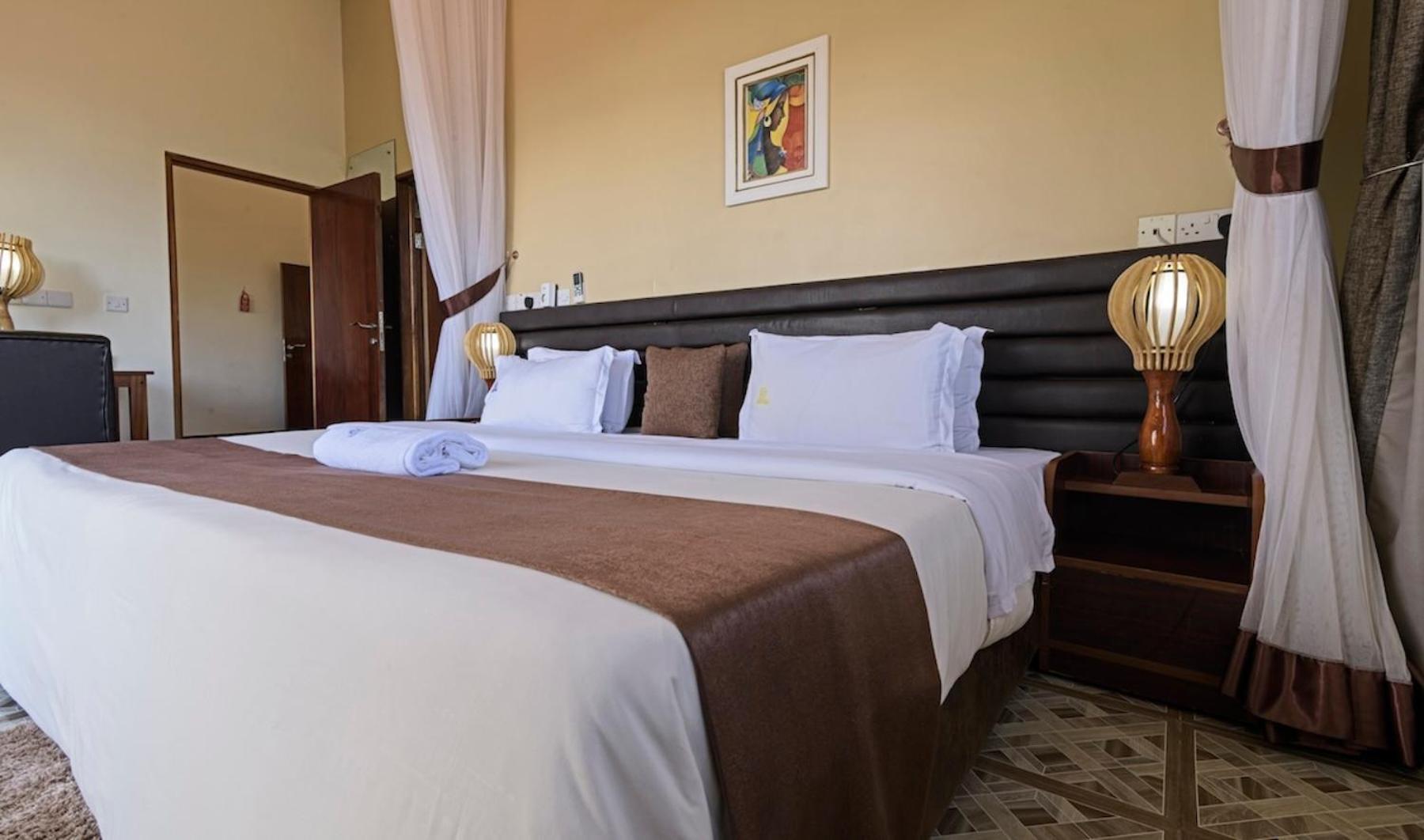 Hoima Buffalo Hotel & Business Hub Ltd Buitenkant foto